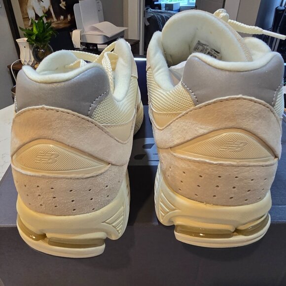 Size 13 - New Balance 2002R - Calm Taupe / Angorra / Silver Metallic - Mens NEW - Picture 5 of 9